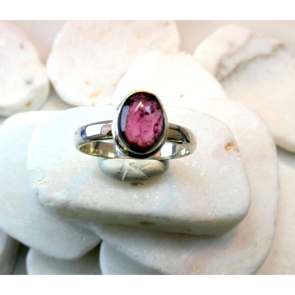 Natural 1.5Ct Pink Tourmaline Sterling Silver Solitaire Ring Sz 7.75 - Picture 5 of 8